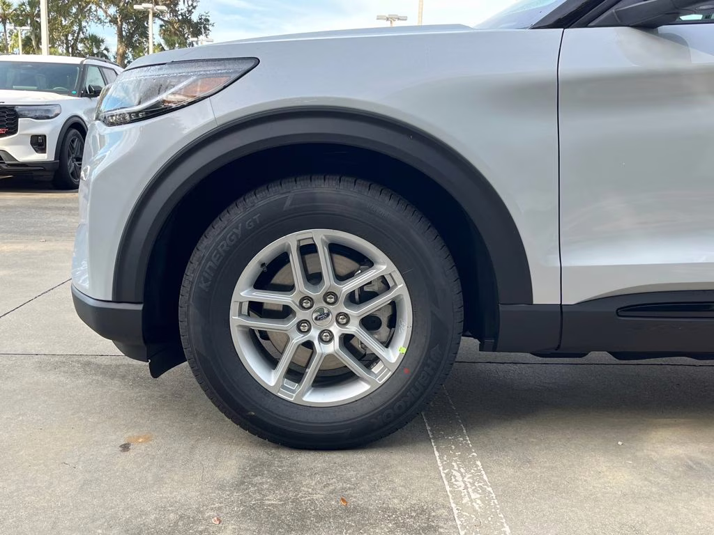 2026 Space White Metallic Ford Explorer Active RWD SUV