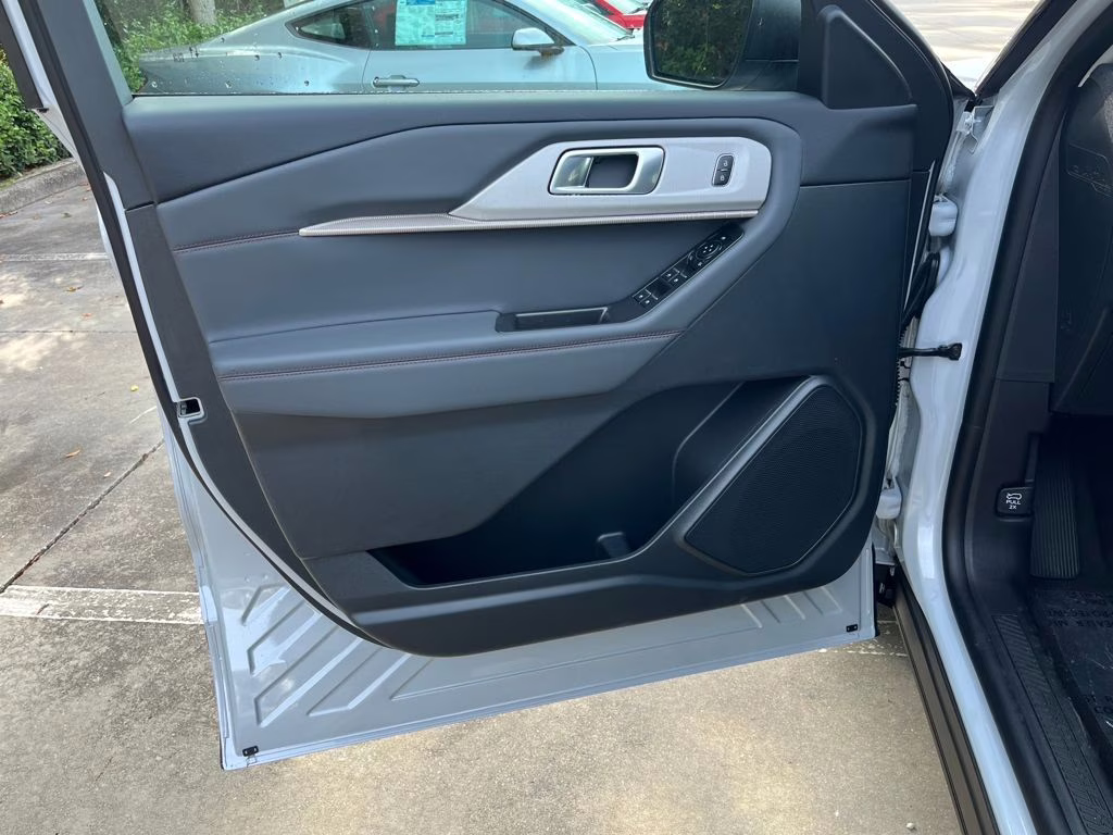 2026 Space White Metallic Ford Explorer Active RWD SUV