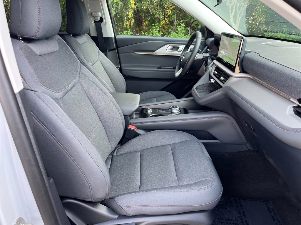 2026 Space White Metallic Ford Explorer Active RWD SUV