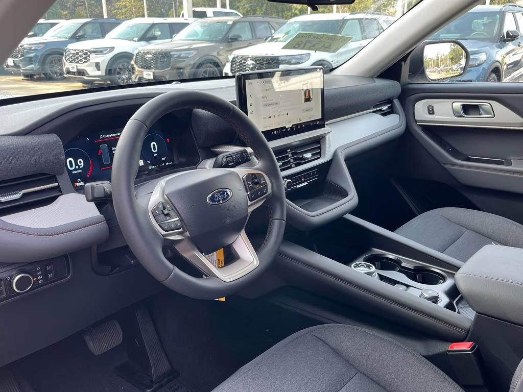 2026 Space White Metallic Ford Explorer Active RWD SUV