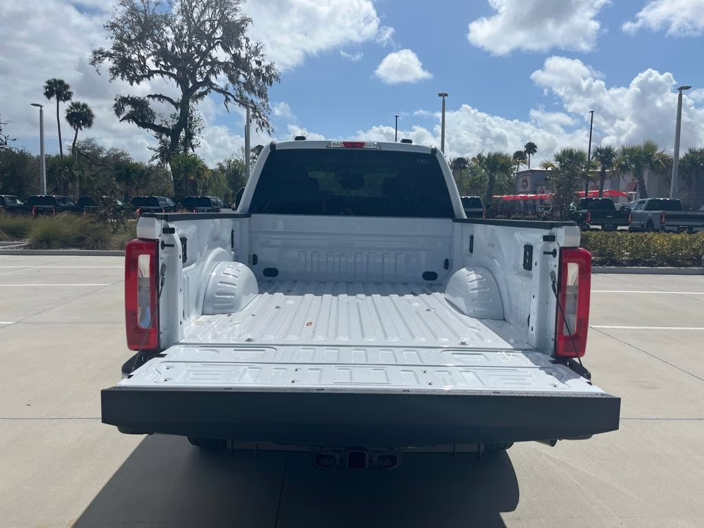 2026 Oxford White Ford Super Duty F-250 SRW XLT 4X4 Truck