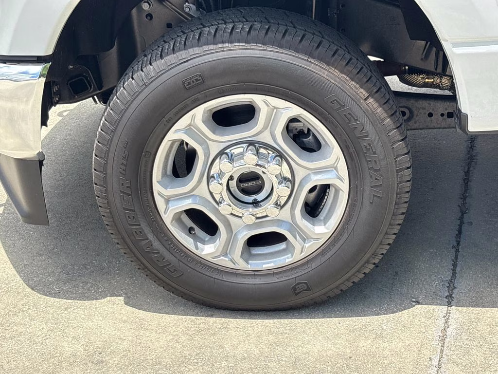 2026 Avalanche Ford Super Duty F-250 SRW XLT 4X4 Truck