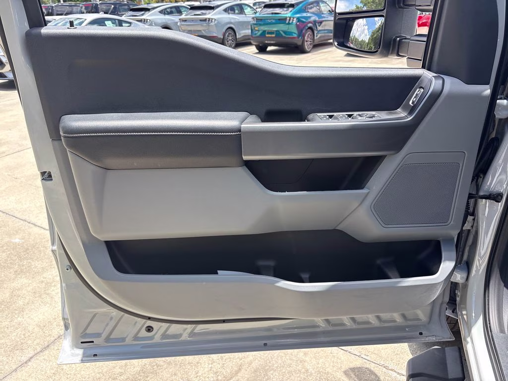 2026 Avalanche Ford Super Duty F-250 SRW XLT 4X4 Truck