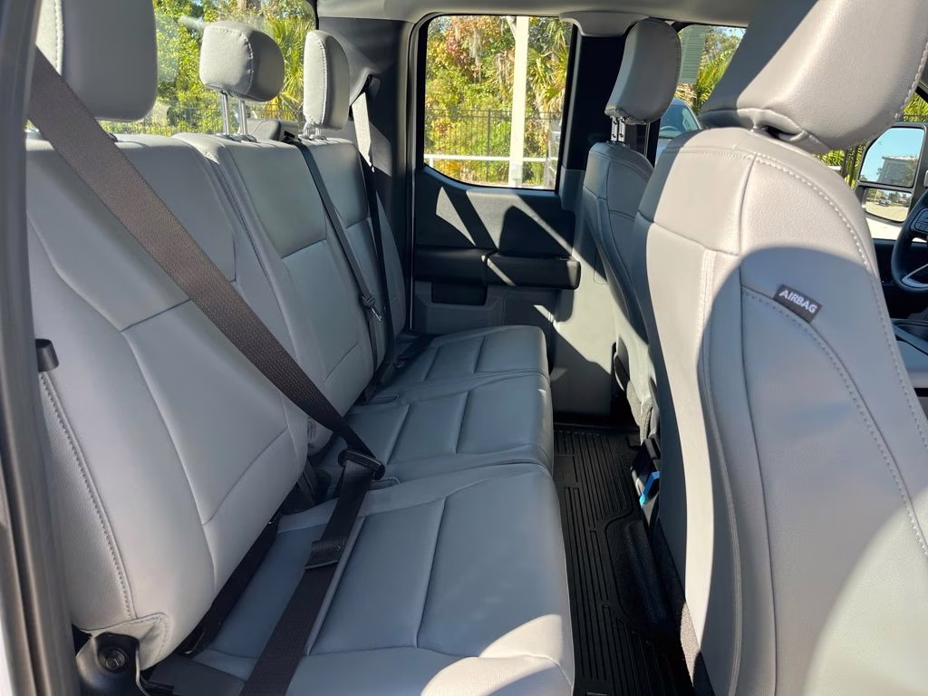 2026 Oxford White Ford Super Duty F-250 SRW XL 4X4 Truck