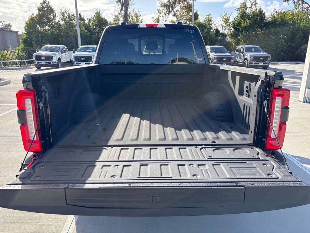 2025 Black Metallic Ford Super Duty F-250 SRW Lariat 4X4 Truck