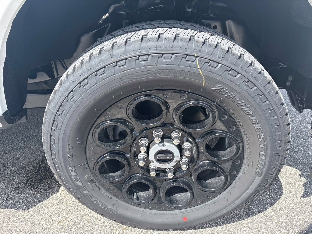 2026 White Metallic Ford Super Duty F-250 SRW Lariat 4X4 Truck