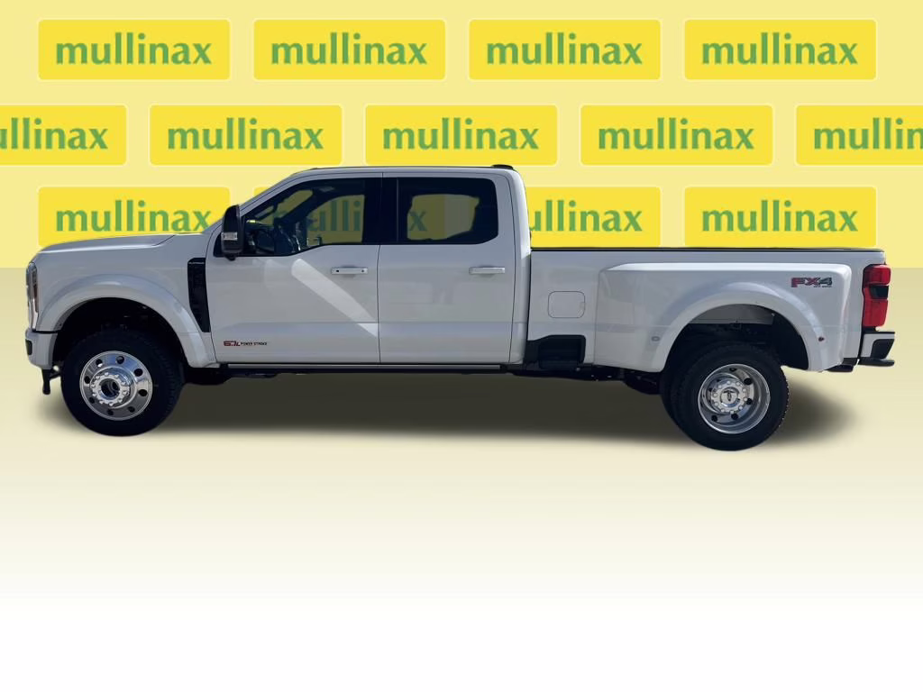 2026 Star White Metallic Tri-Coat Ford Super Duty F-450 DRW Platinum 4X4 Truck