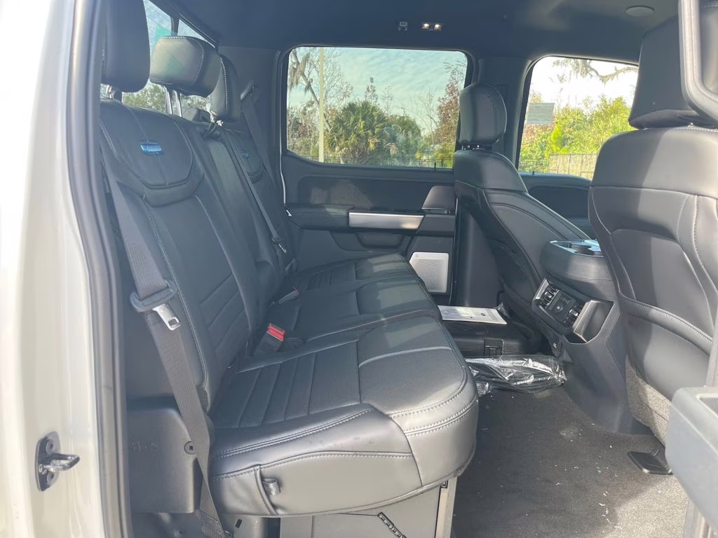 2026 Star White Metallic Tri-Coat Ford Super Duty F-450 DRW Platinum 4X4 Truck