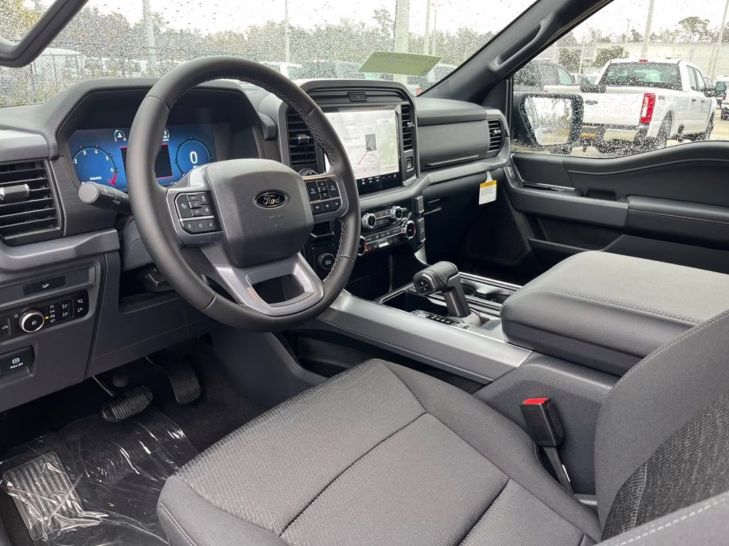 2026 Avalanche Ford F-150 XLT RWD Truck