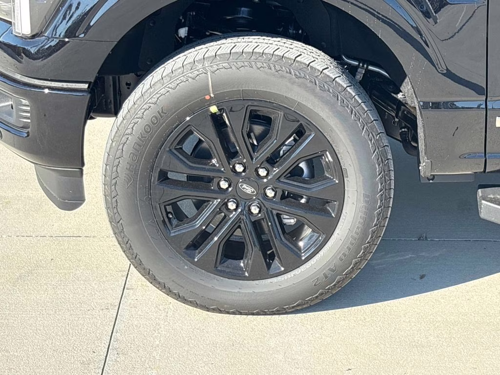 2025 Black Metallic Ford F-150 Lariat 4X4 Truck