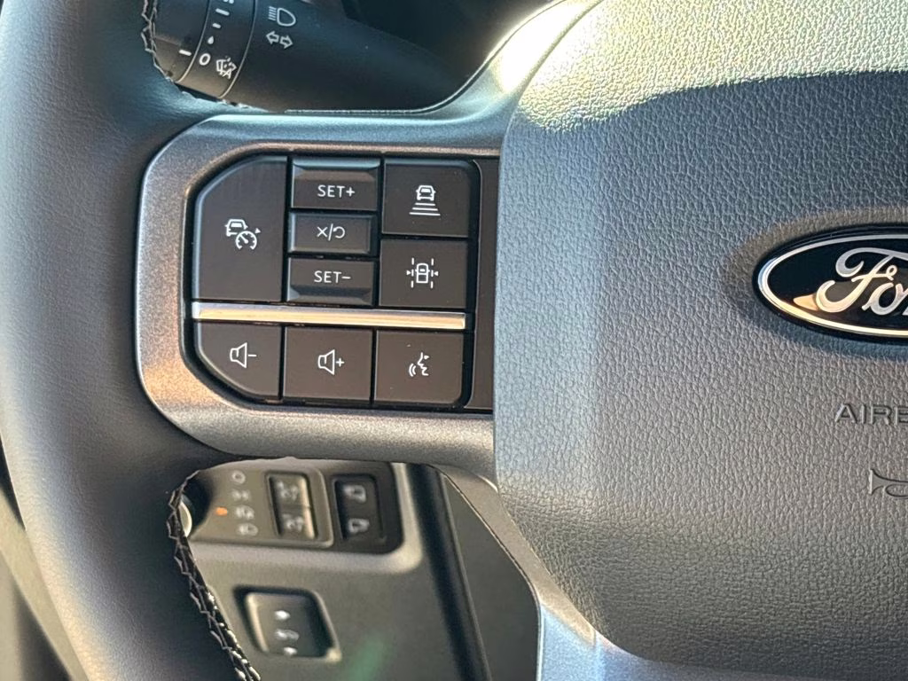 2025 Black Metallic Ford F-150 Lariat 4X4 Truck