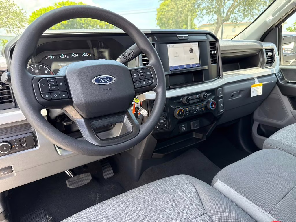 2025 Oxford White Ford Super Duty F-350 SRW XL 4X4 Truck