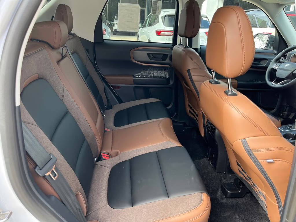 2025 Oxford White Ford Bronco Sport Outer Banks 4X4 SUV