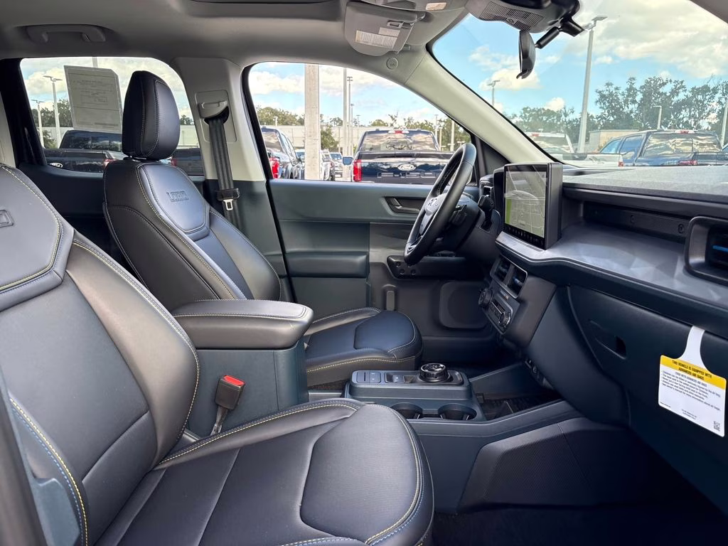 2025 Shadow Black Ford Maverick Lobo AWD Truck