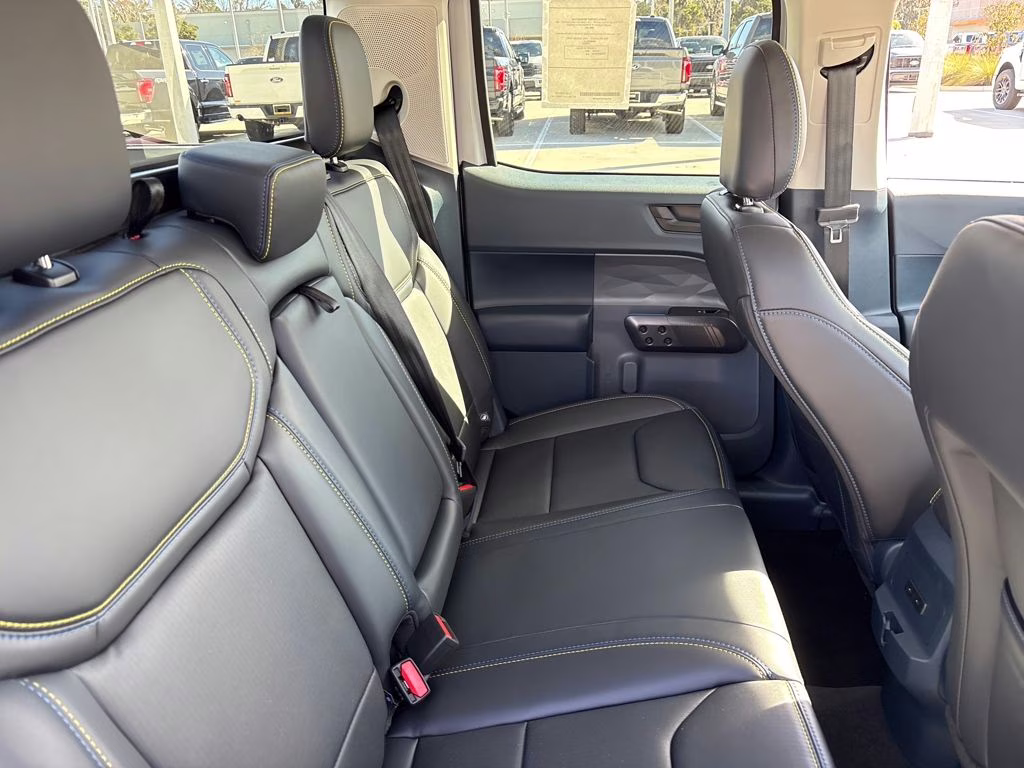 2026 Space White Metallic Ford Maverick Lobo Standard AWD Truck