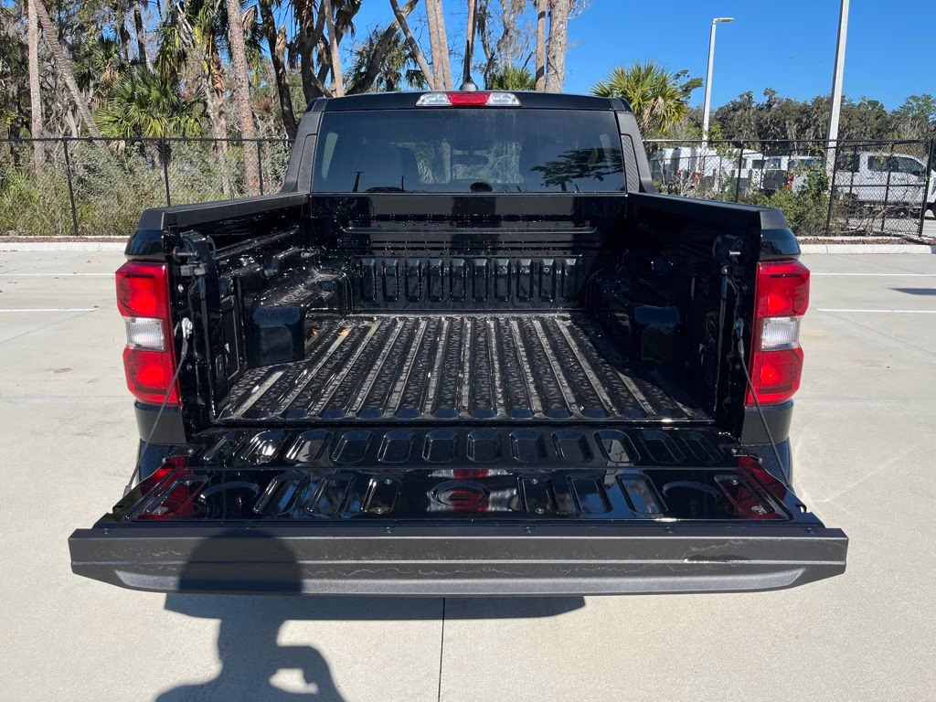 2026 Shadow Black Ford Maverick Lobo Standard AWD Truck