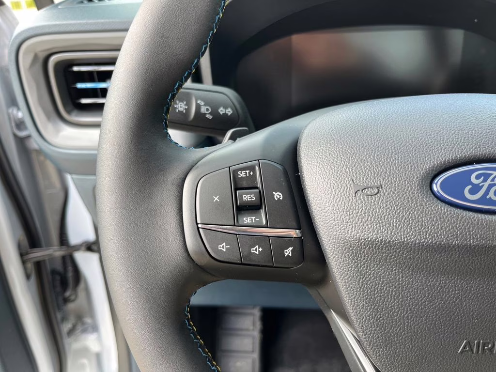 2026 Space White Metallic Ford Maverick Lobo Standard AWD Truck