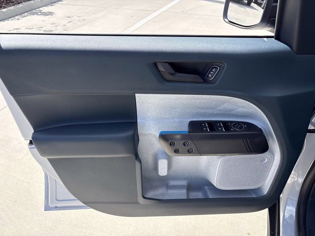 2025 Space White Metallic Ford Maverick XLT AWD Truck