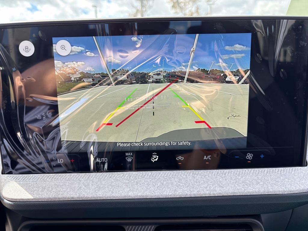 2025 Space White Metallic Ford Maverick XLT AWD Truck