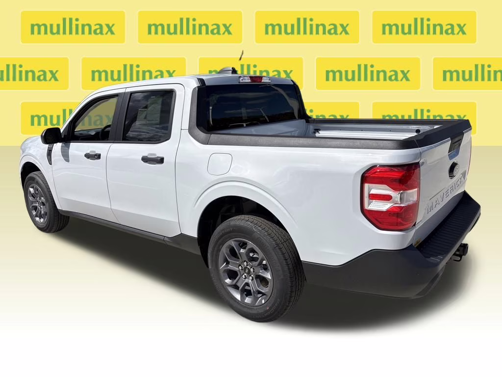 2025 Space White Metallic Ford Maverick XLT AWD Truck