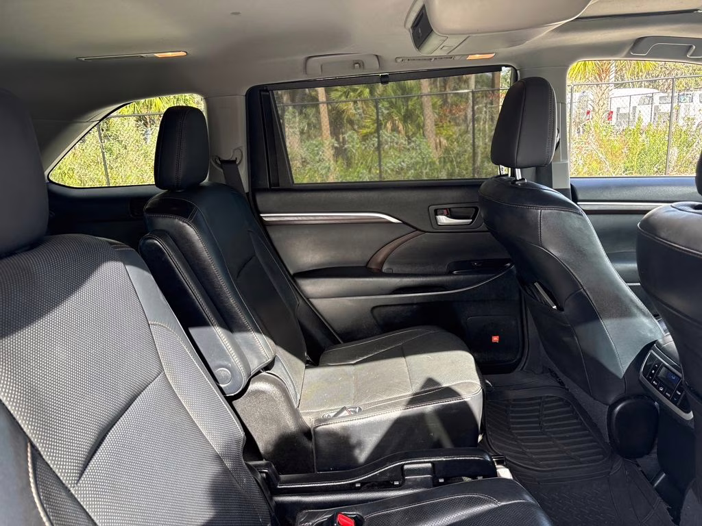 2015 Silver Sky Metallic Toyota Highlander Limited FWD SUV