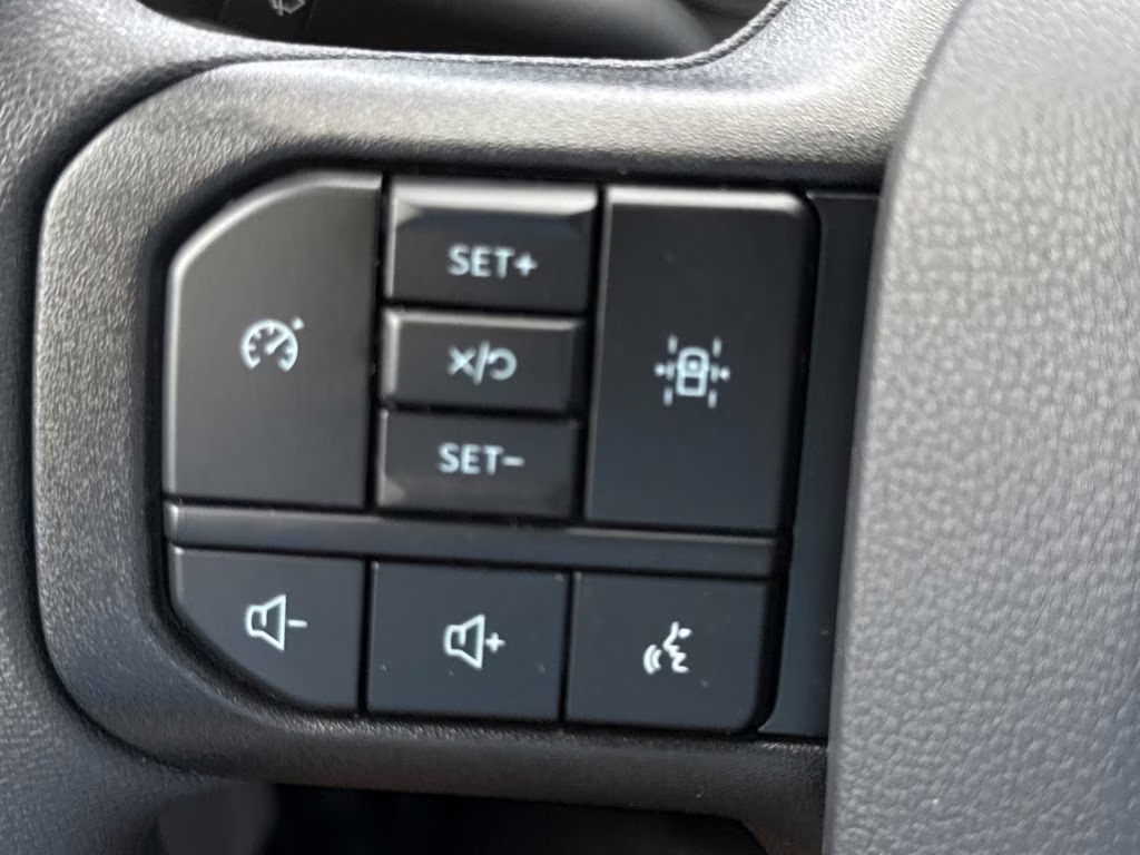 2025 Oxford White Ford Super Duty F-350 DRW XL 4X4 Chassis