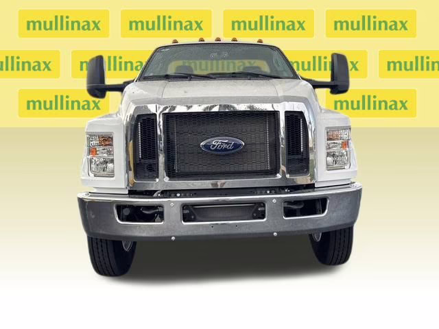 2025 Oxford White Ford Super Duty F-750 Base RWD Truck
