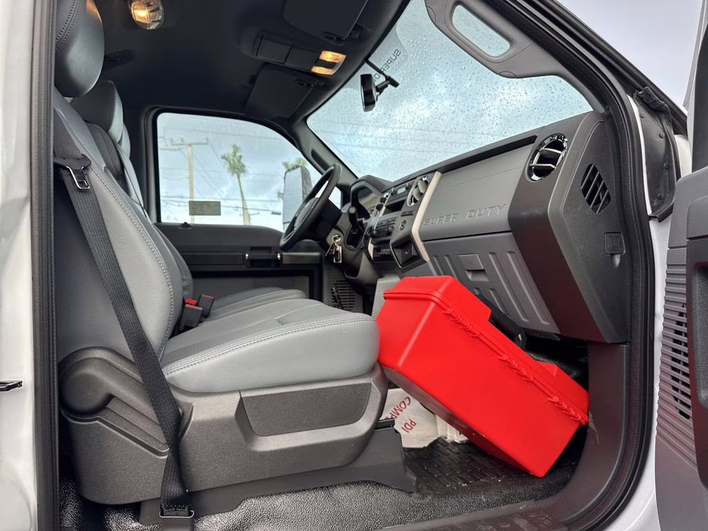 2025 Oxford White Ford Super Duty F-750 Base RWD Truck