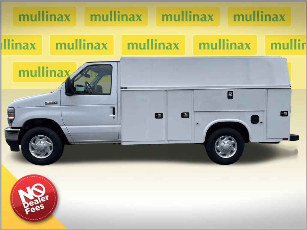 2026 Oxford White Ford E-350SD Base RWD Truck