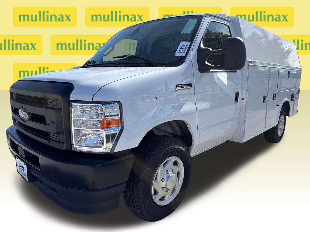 2026 Oxford White Ford E-350SD Base RWD Truck