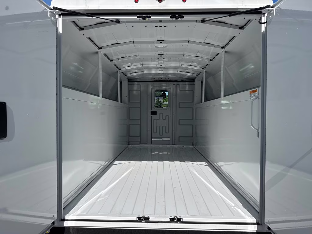 2026 Oxford White Ford E-350SD Base RWD Truck