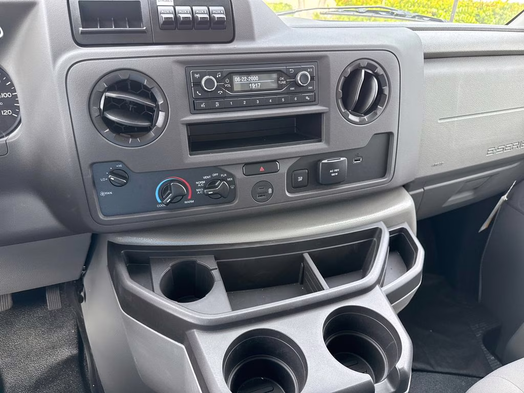 2026 Oxford White Ford E-350SD Base RWD Truck