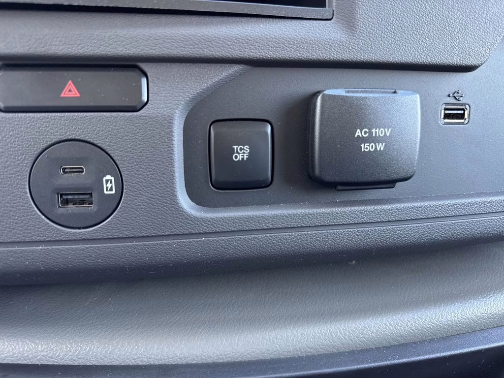 2025 Oxford White Ford E-450SD Base RWD Truck