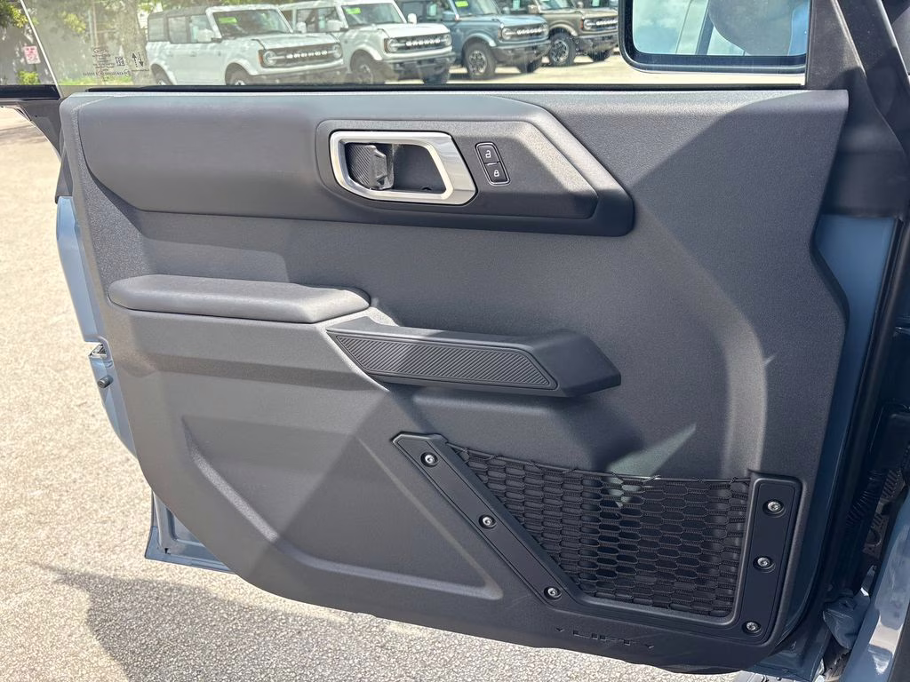 2025 Azure Gray Metallic Tri-Coat Ford Bronco Outer Banks 4X4 SUV