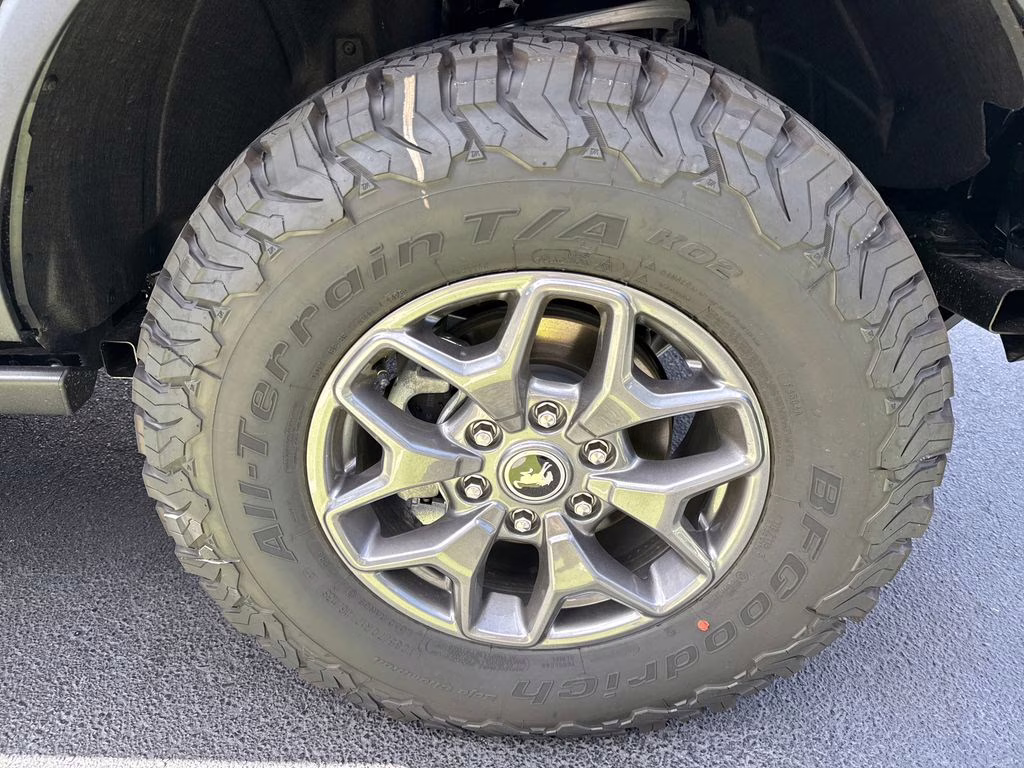 2025 Shadow Black Ford Bronco Badlands 4X4 SUV