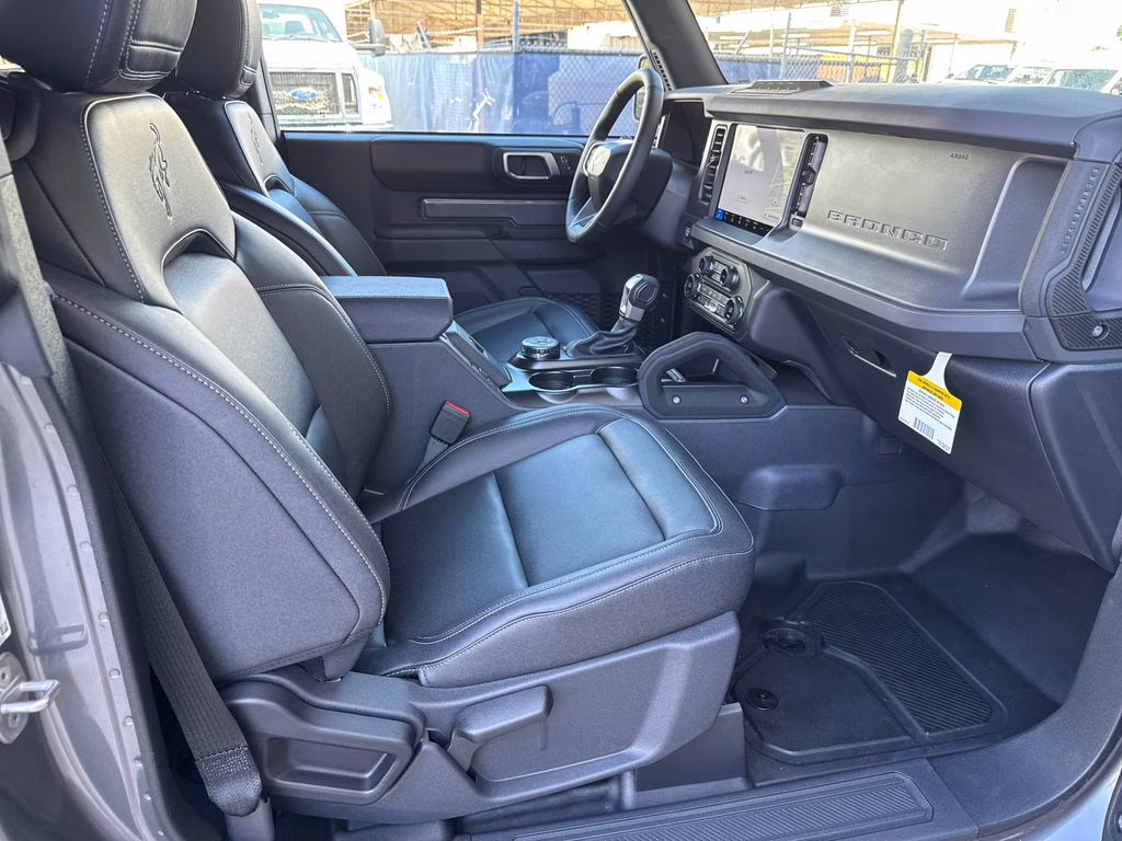 2025 Gray Metallic Ford Bronco Badlands 4X4 SUV