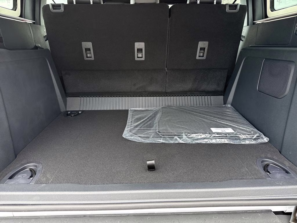 2025 Oxford White Ford Bronco Badlands 4X4 SUV