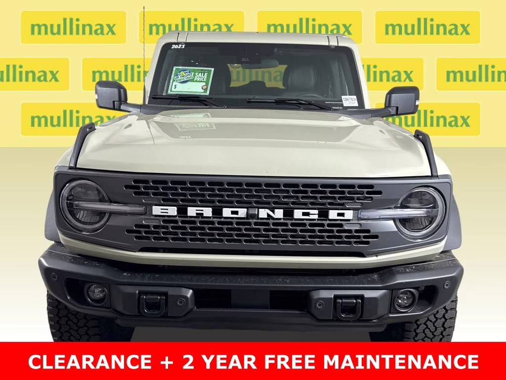 2025 Desert Sand Ford Bronco Badlands 4X4 SUV