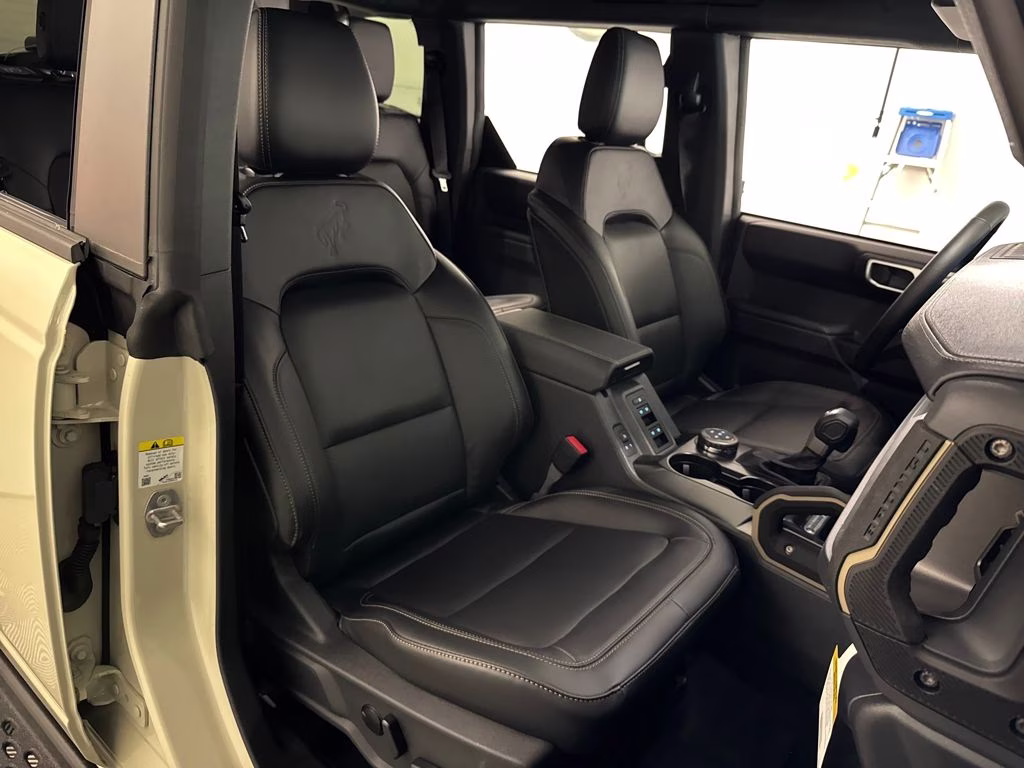 2025 Desert Sand Ford Bronco Badlands 4X4 SUV