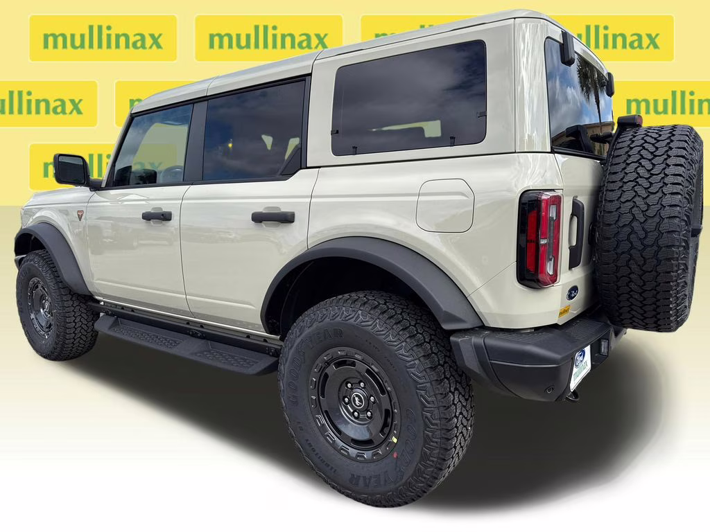 2025 Desert Sand Ford Bronco Badlands 4X4 SUV