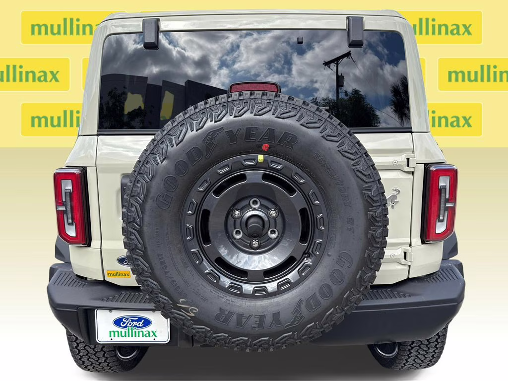 2025 Desert Sand Ford Bronco Badlands 4X4 SUV