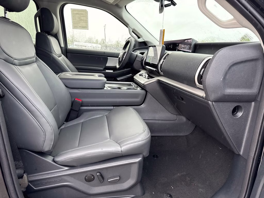 2026 Agate Black Metallic Ford Expedition Max Active RWD SUV