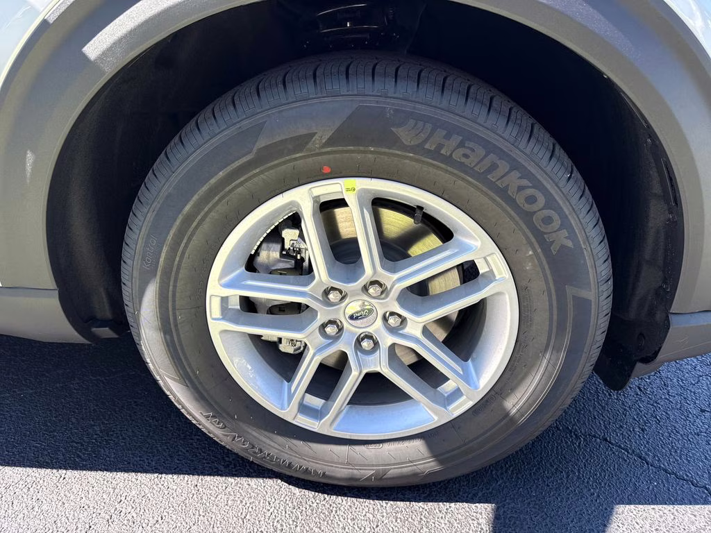 2026 Space White Metallic Ford Explorer Active RWD SUV