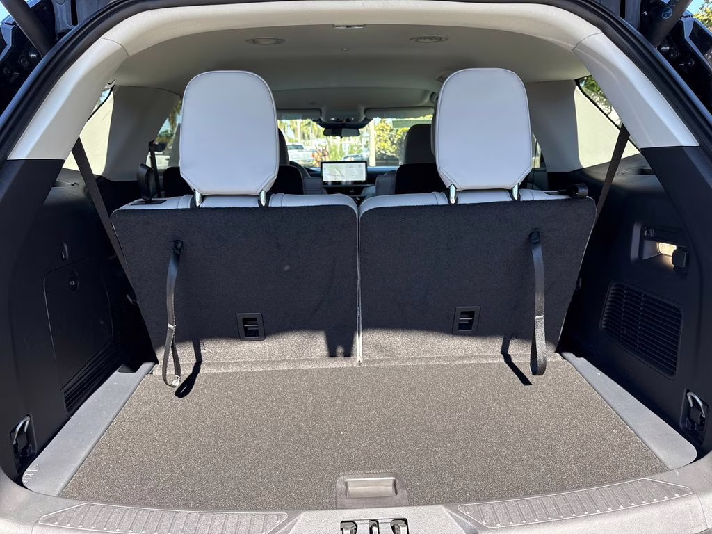 2026 Agate Black Metallic Ford Explorer Active RWD SUV