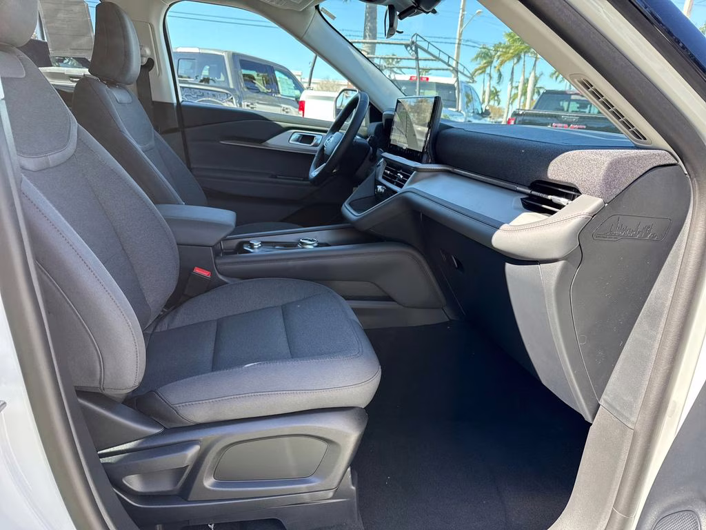 2026 Star White Metallic Tri-Coat Ford Explorer Active RWD SUV