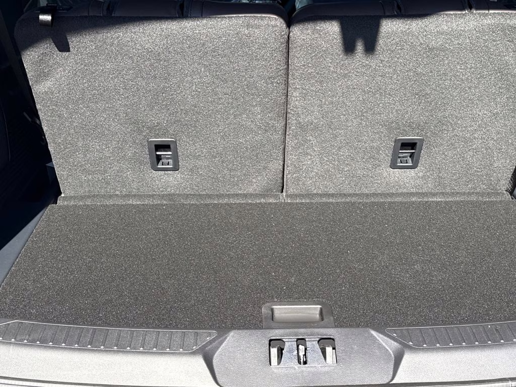 2026 Star White Metallic Tri-Coat Ford Explorer Platinum RWD SUV