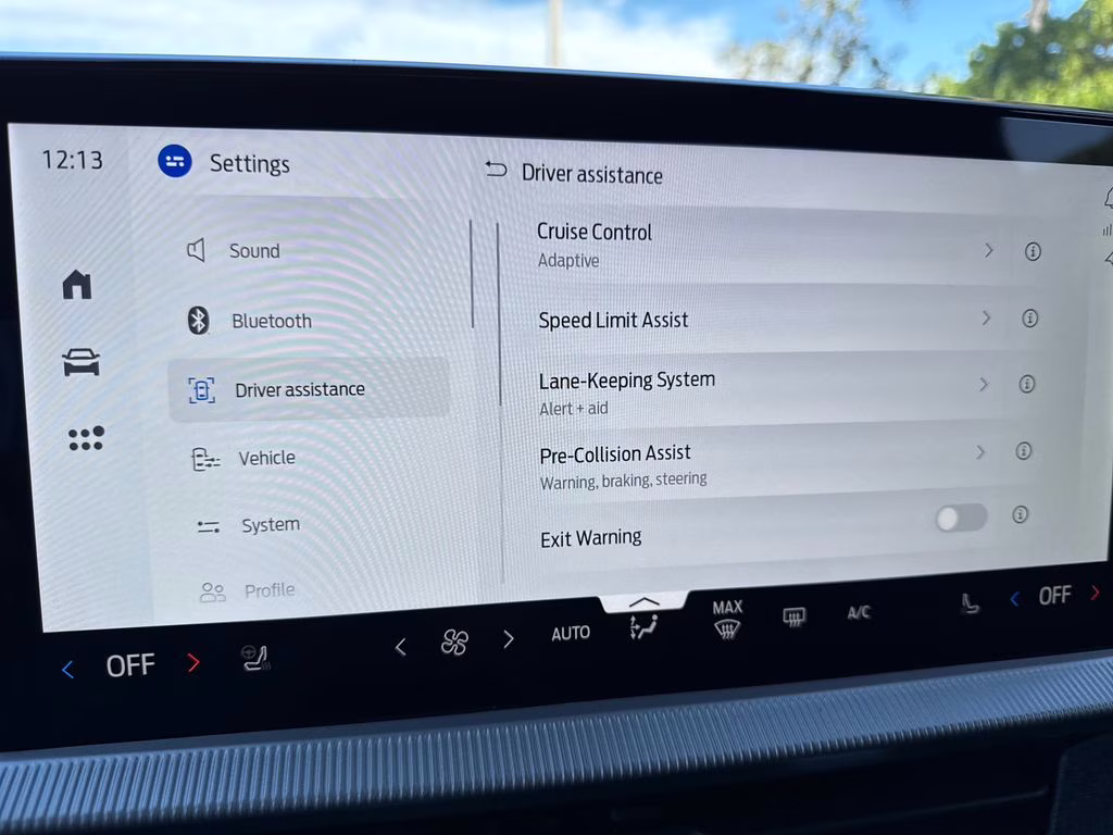 2026 Star White Metallic Tri-Coat Ford Explorer Platinum RWD SUV