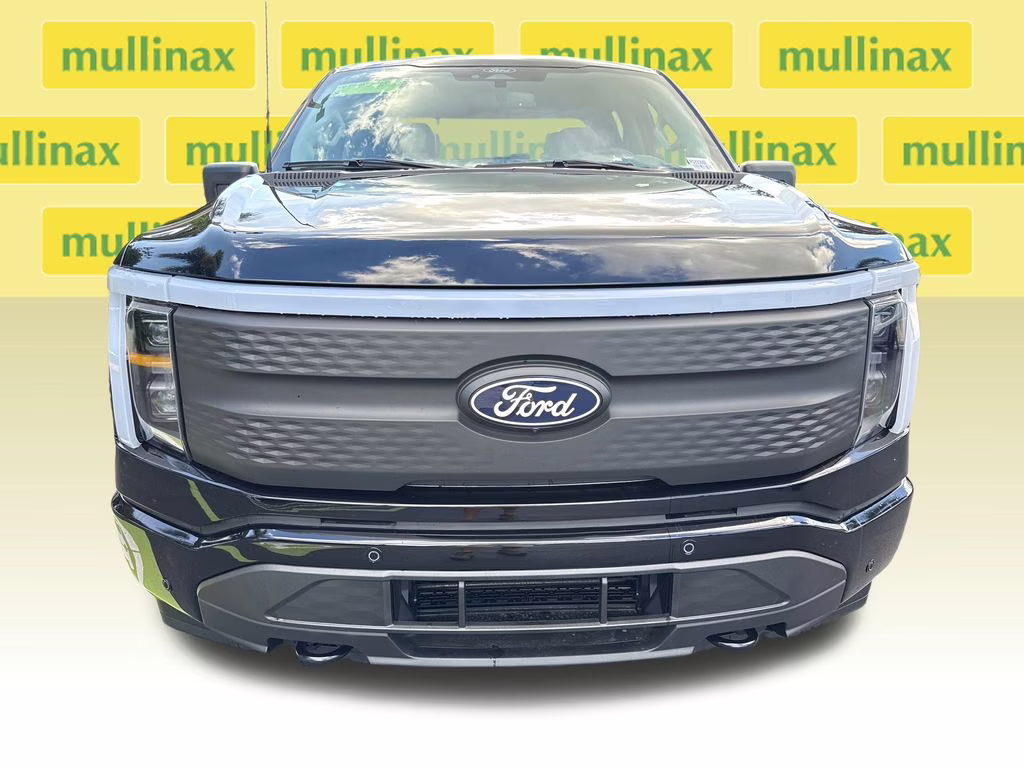 2025 Agate Black Metallic Ford F-150 Lightning Flash AWD Truck