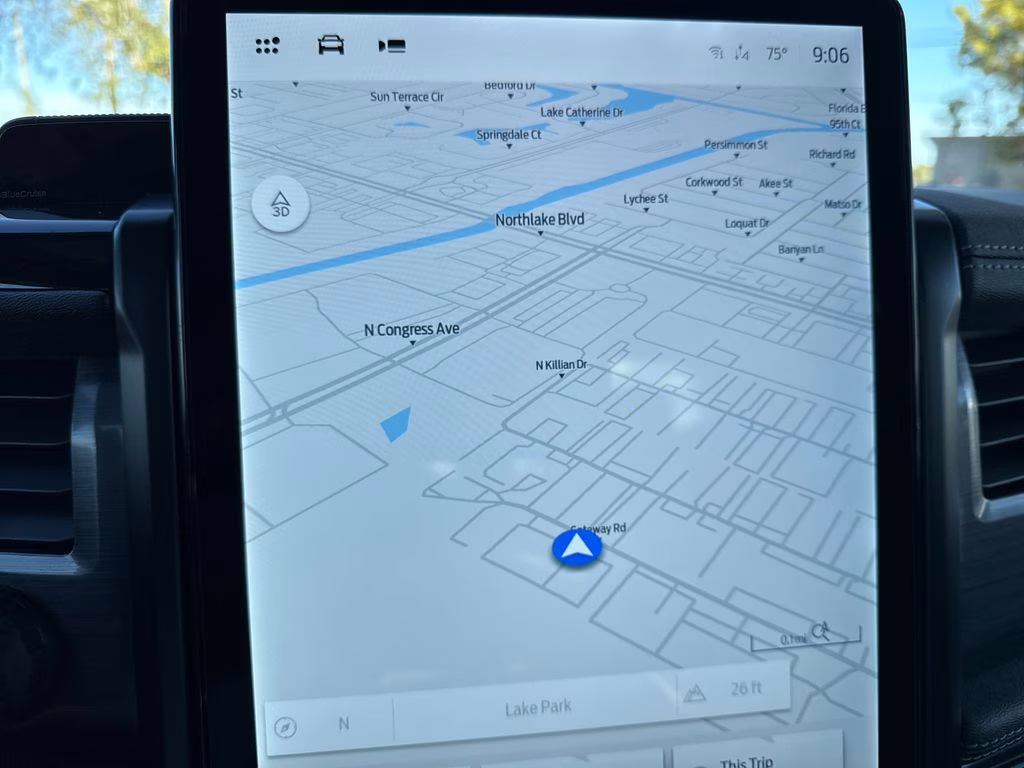 2025 Oxford White Ford F-150 Lightning Flash AWD Truck