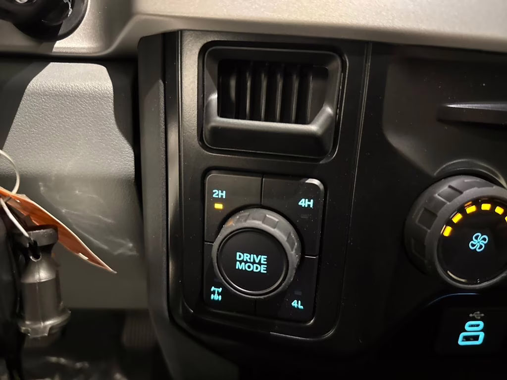 2026 Agate Black Metallic Ford Super Duty F-250 SRW STX 4X4 Truck